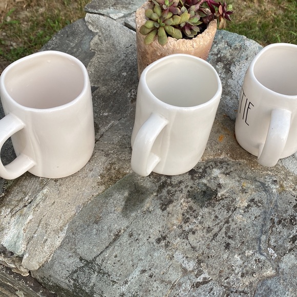3 Rae Dunn Artesian collection mugs - Picture 8 of 8